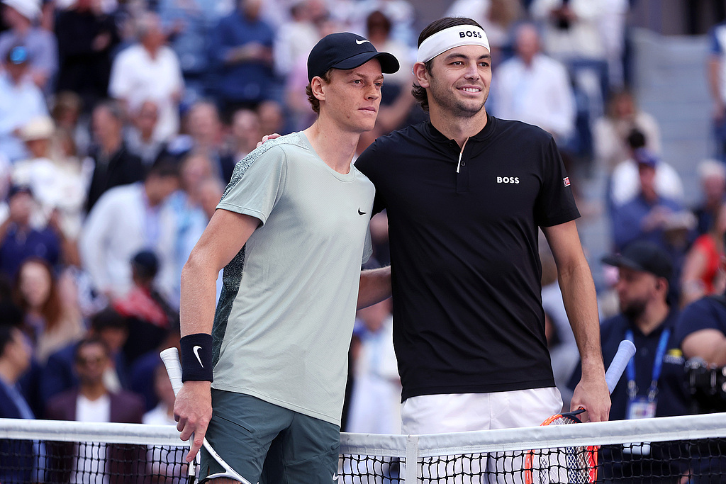 美网完胜戴维斯杯,辛纳扛起全队 美网完胜戴维斯杯,辛纳扛起全队