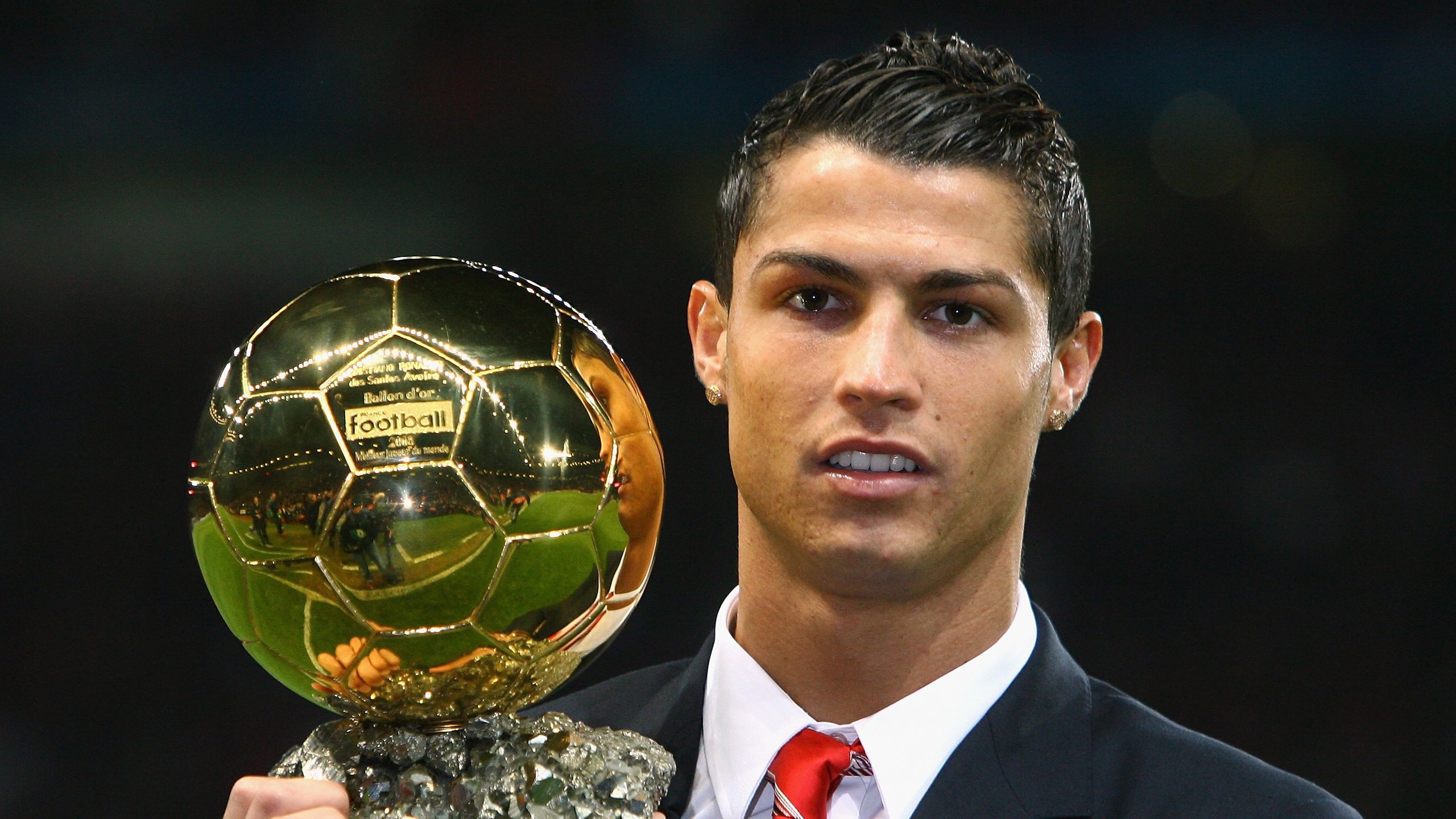 足球的AB面,牙买加爆冷与迪马利亚绝杀的平行世界