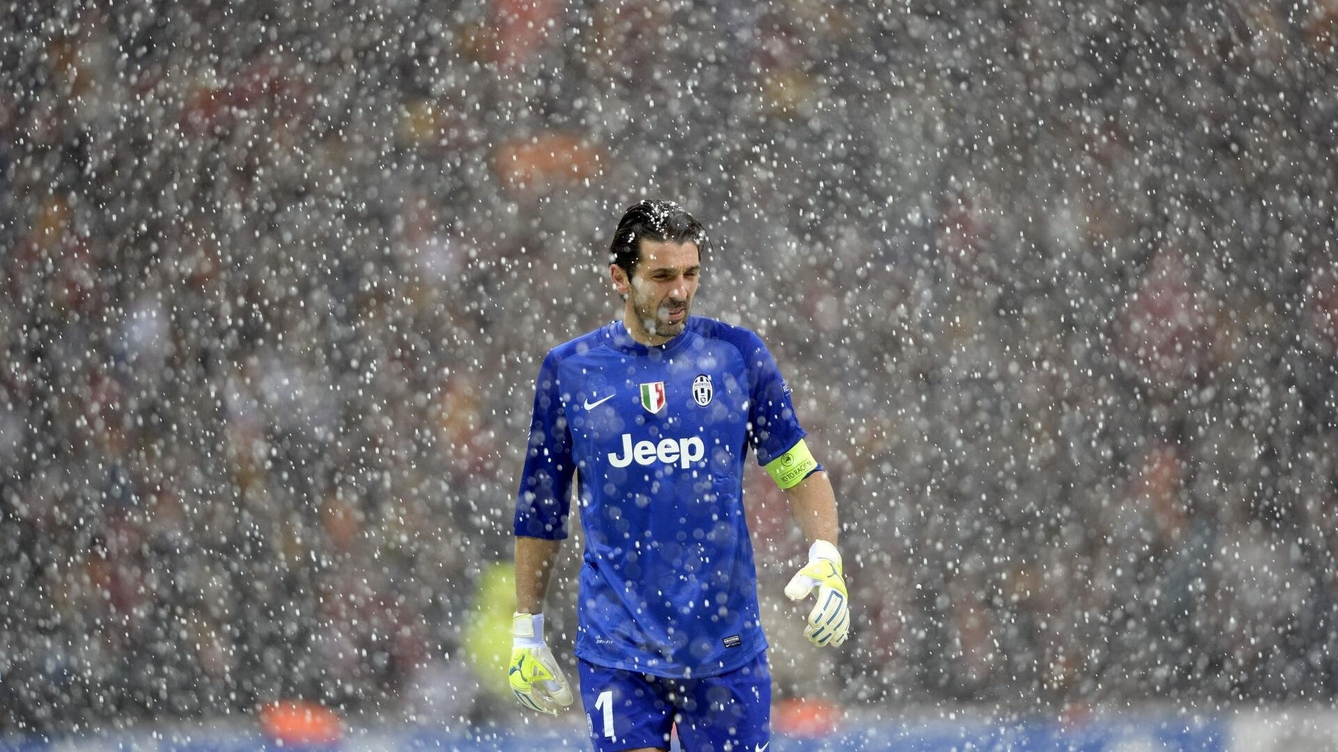 当龙卷风遇见地震,东契奇用一记绝杀,让夏洛特的喧嚣沉入底特律的寂静